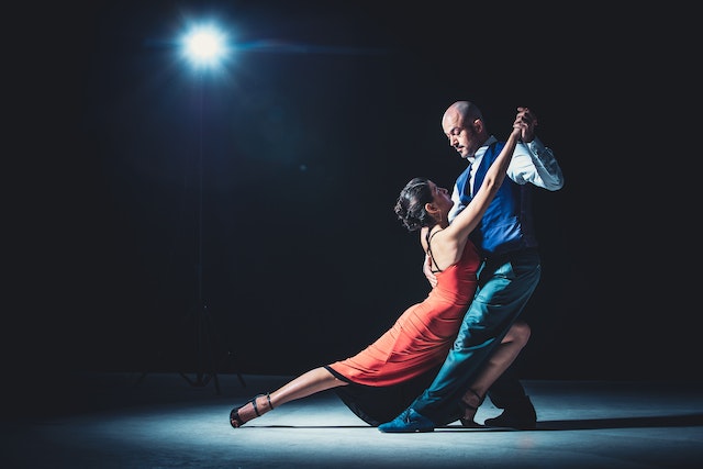 What is Ballroom Dance and How do Practice for it?
